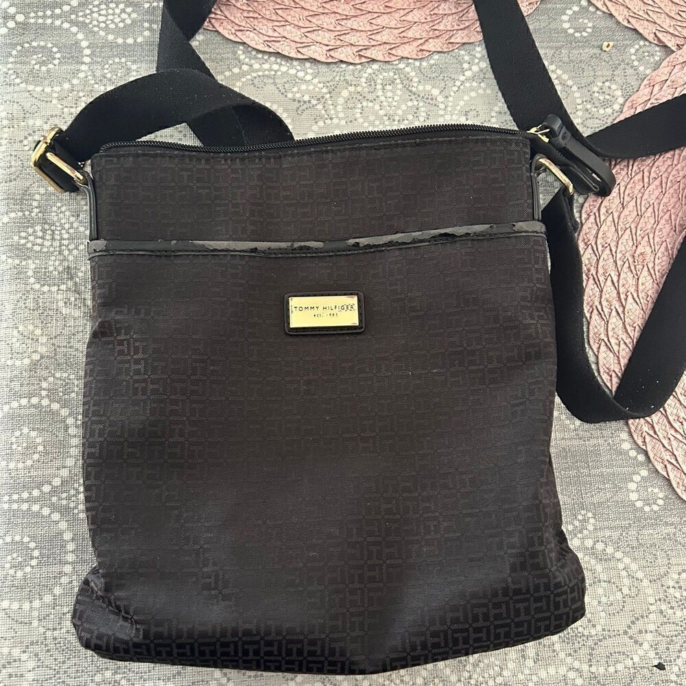 TOMMY HILFIGER black crossbody bag purse
